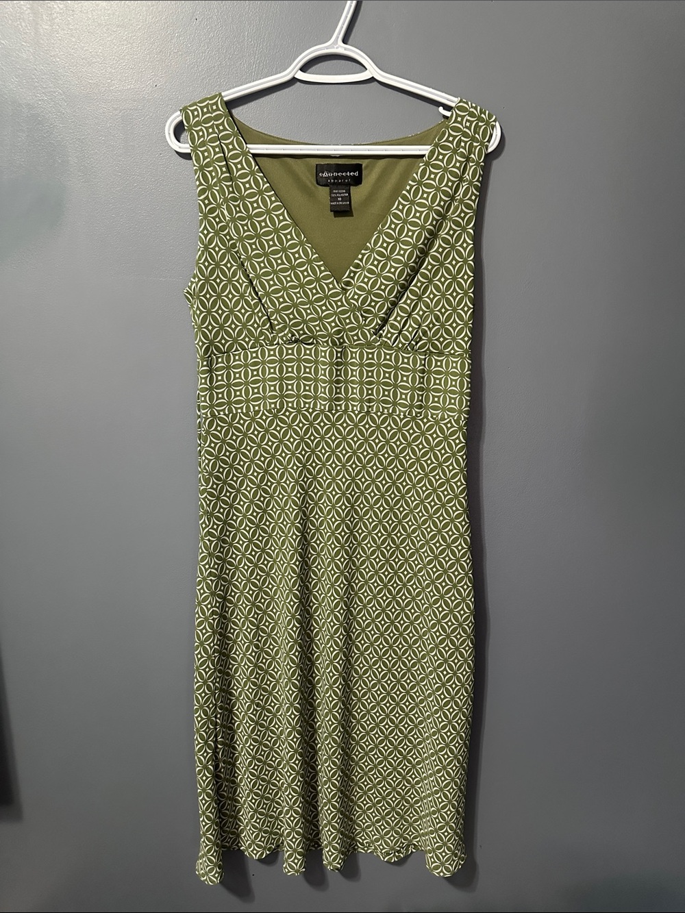 connected apparel Olive Geometric V-Neck Midi Dress